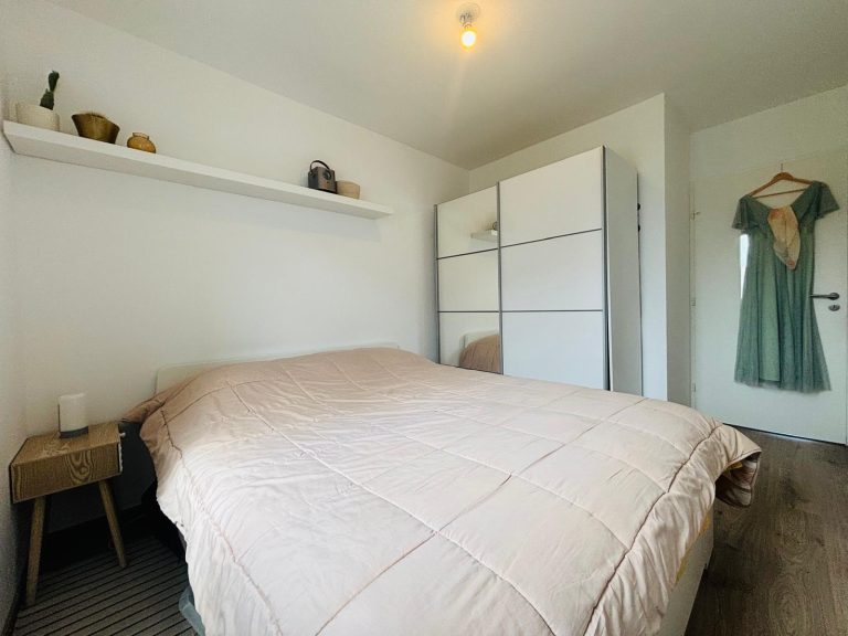 Triplex récent avec garage double
