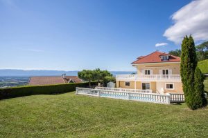 Villa d’exception avec vue panoramique sur Genève et le lac Léman à Cranves-Sales