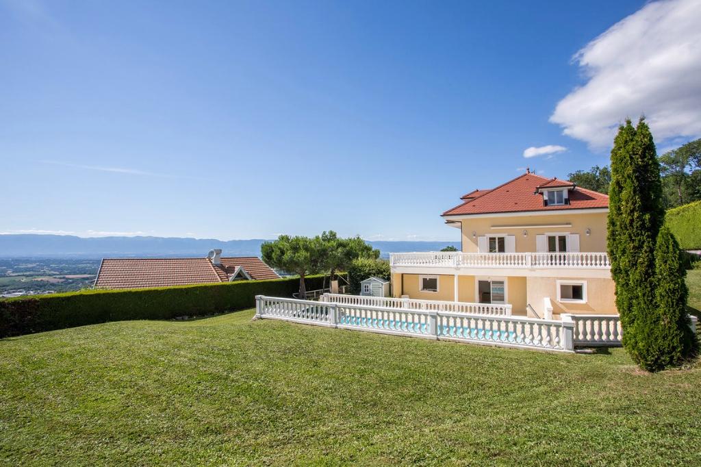 Villa d’exception avec vue panoramique sur Genève et le lac Léman à Cranves-Sales