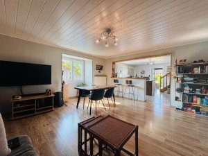 Maison rénovée type chalet avec grange et vue alpine à Brizon