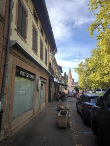 Ancienne boulangerie-pâtisserie avec appartement à rénover à Pechbonnieu