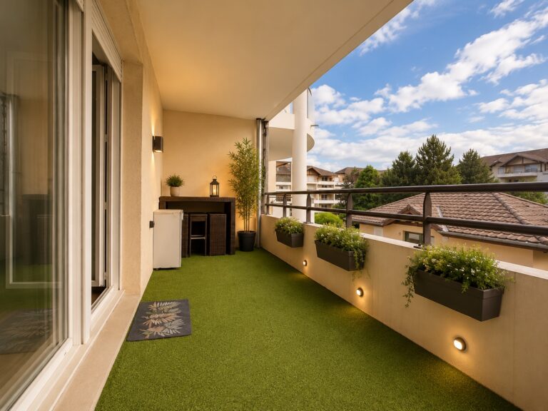 T3 lumineux avec terrasse, piscine et parking dans résidence sécurisée