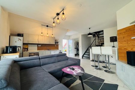 Triplex T4 lumineux avec terrasse de 50 m² à Douvaine